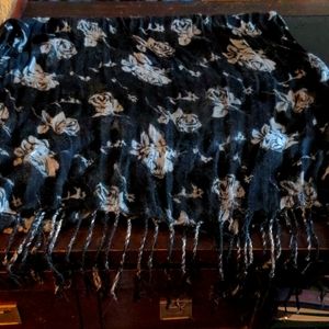 Lightweight rose print scarf 4 items for $20❤️